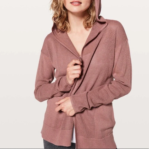 Lululemon Still Movement Wrap
Heathered Quicksand - Picture 4 of 11